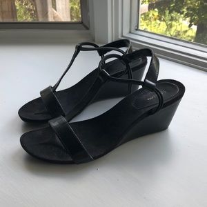Black wedges